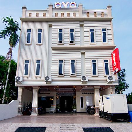 ホテル Oyo 621 ヴァニア レジデンス メダン エクステリア 写真